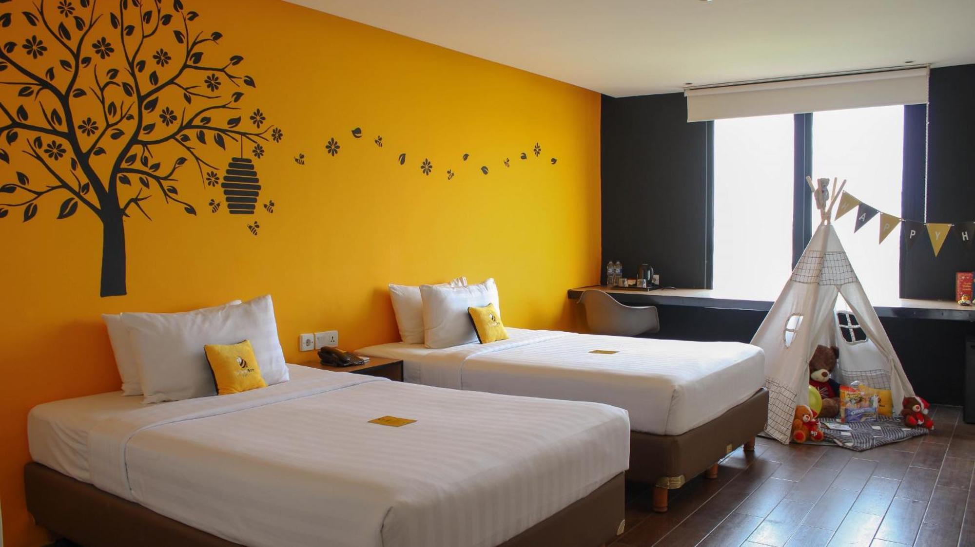 Yellow Bee Tangerang Exterior foto