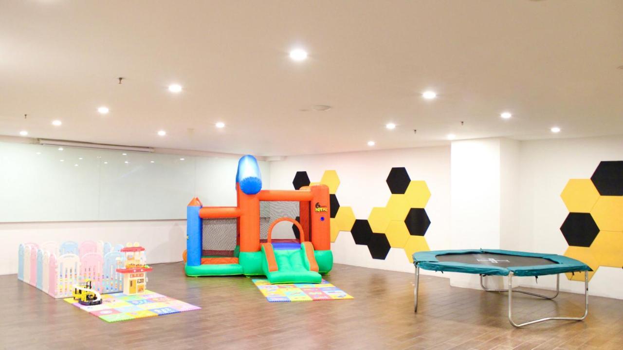 Yellow Bee Tangerang Exterior foto