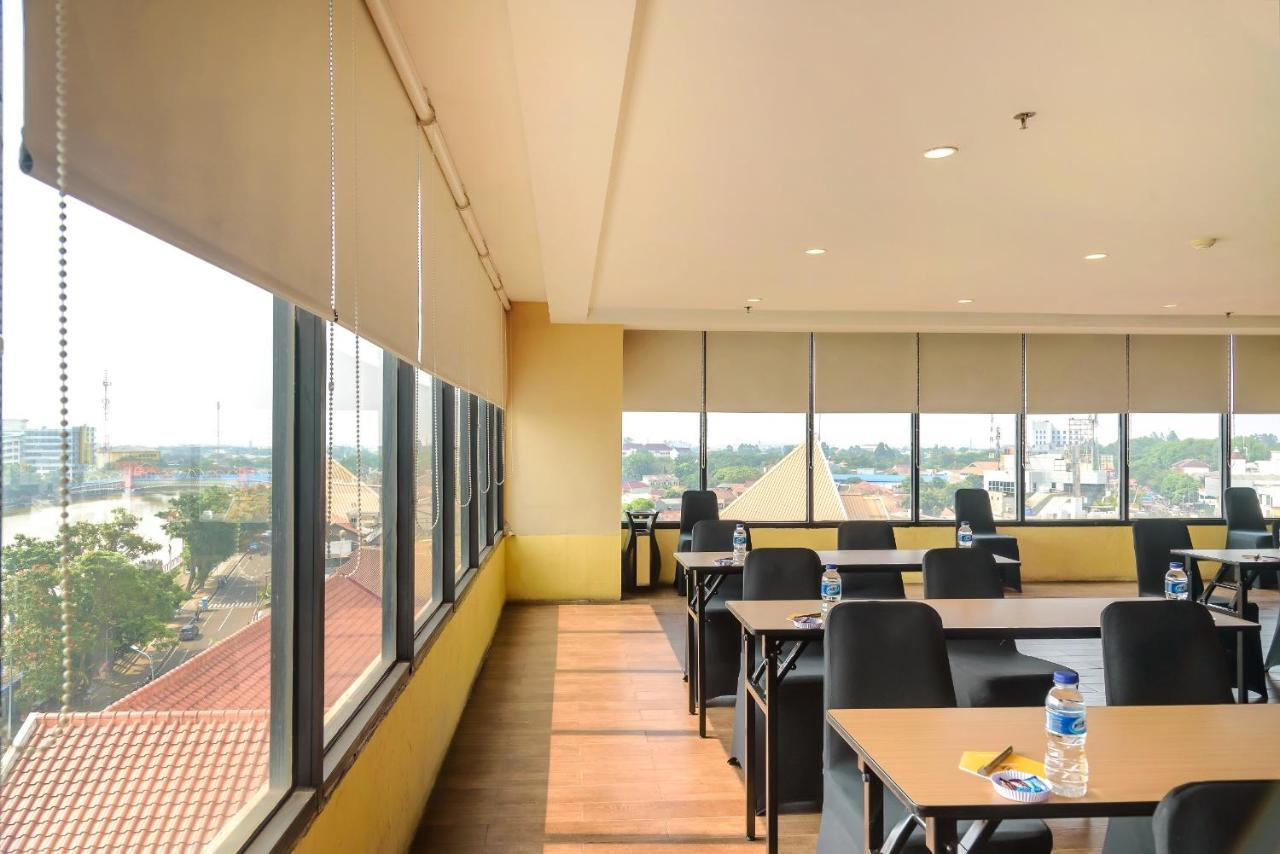 Yellow Bee Tangerang Exterior foto
