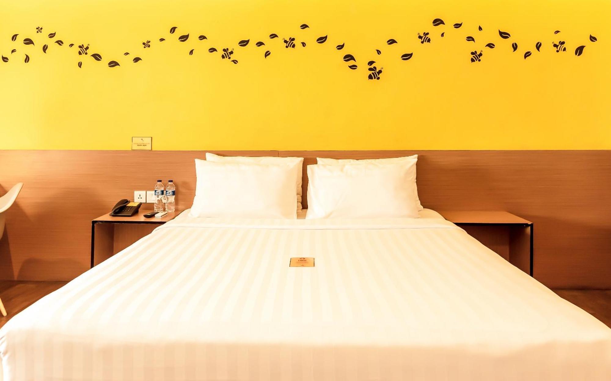 Yellow Bee Tangerang Quarto foto