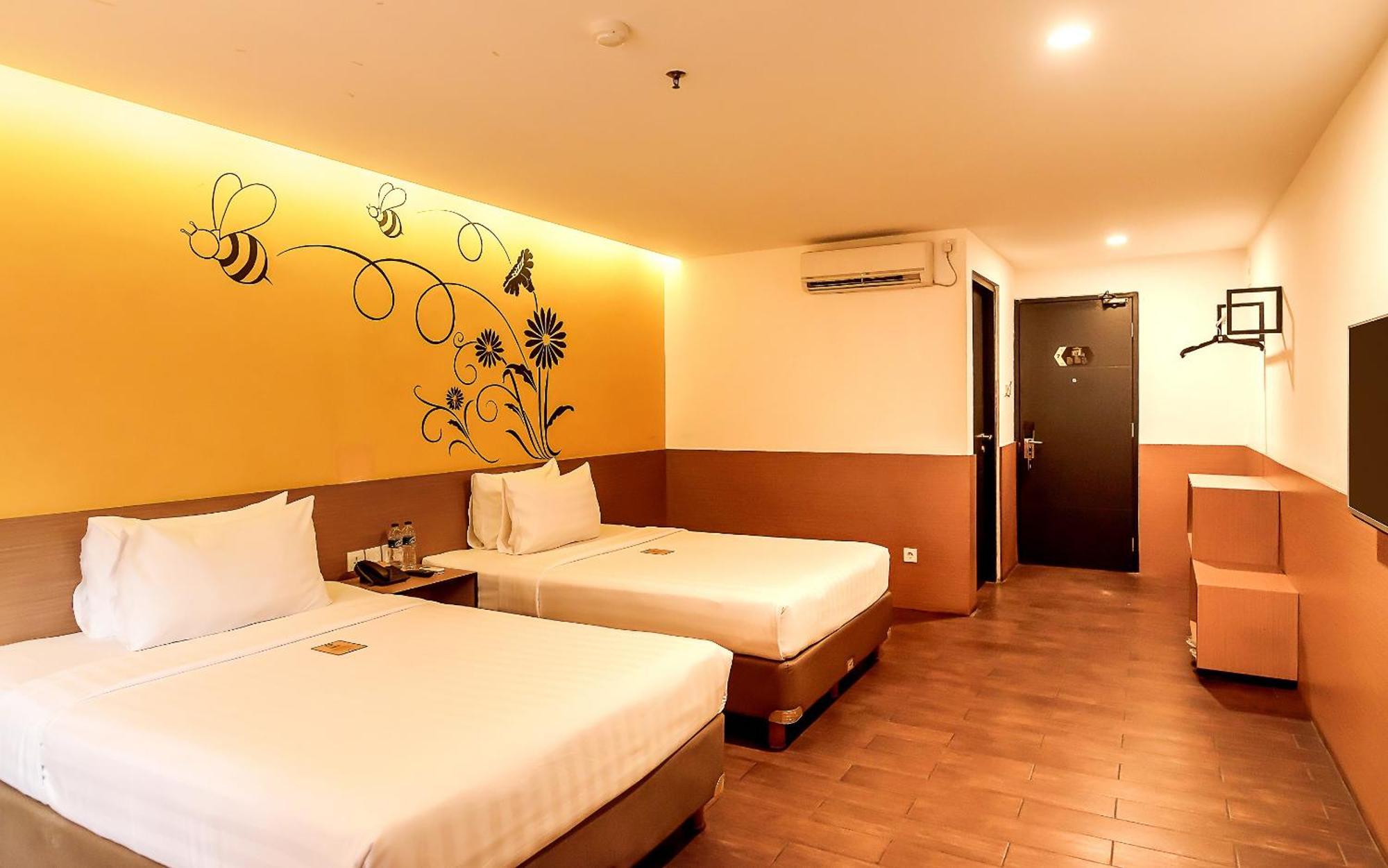Yellow Bee Tangerang Quarto foto