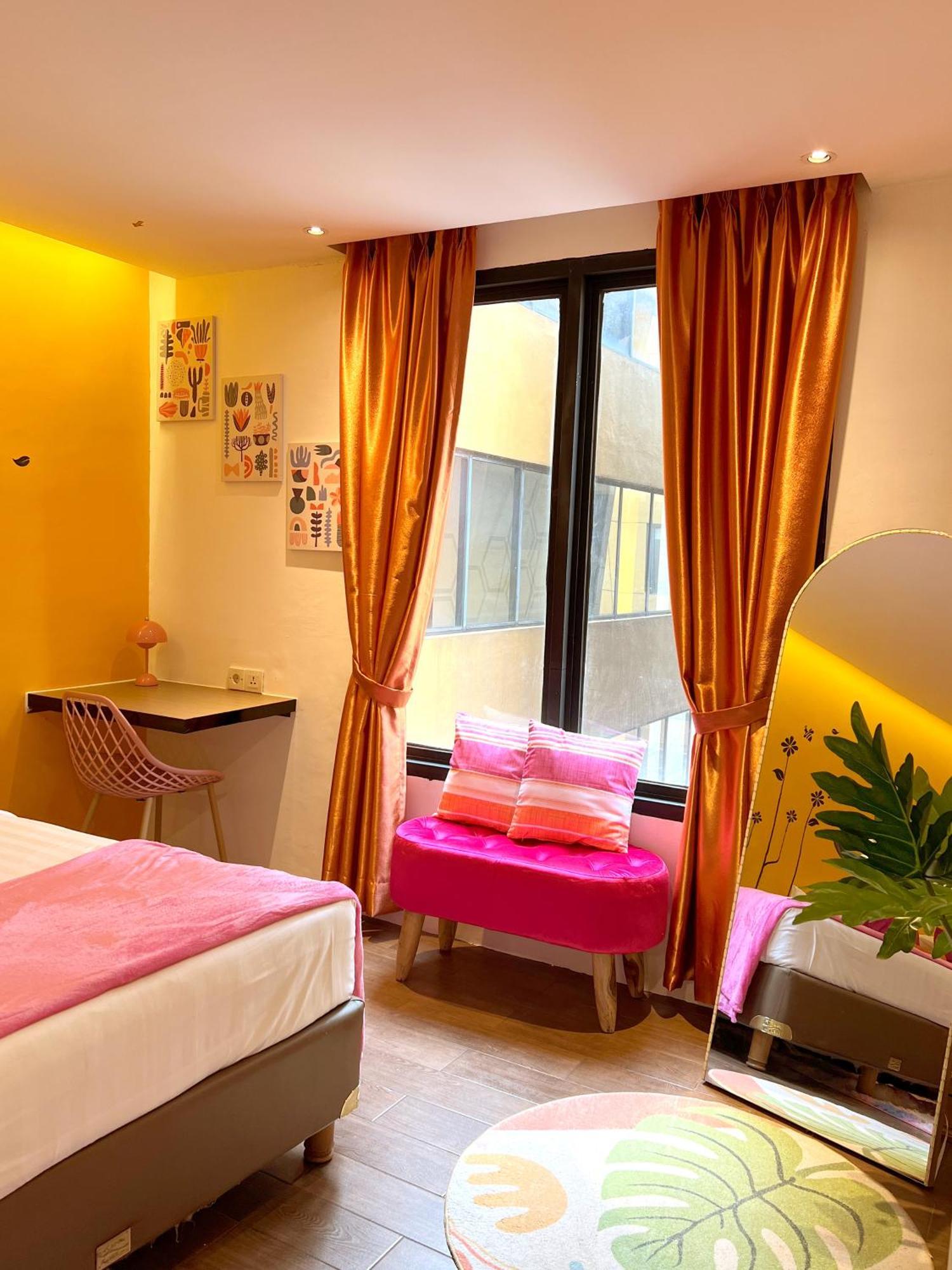 Yellow Bee Tangerang Exterior foto